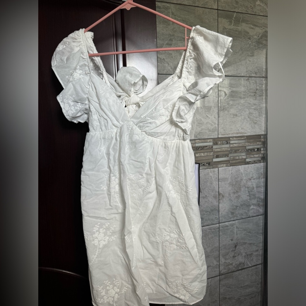 White dress - sweetheart neck line, tie back